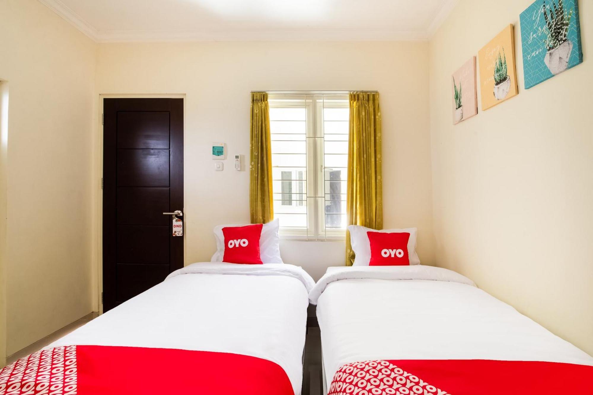 Oyo Life 3398 Griya Rm 19 Syariah Hotel Сурабая Екстериор снимка