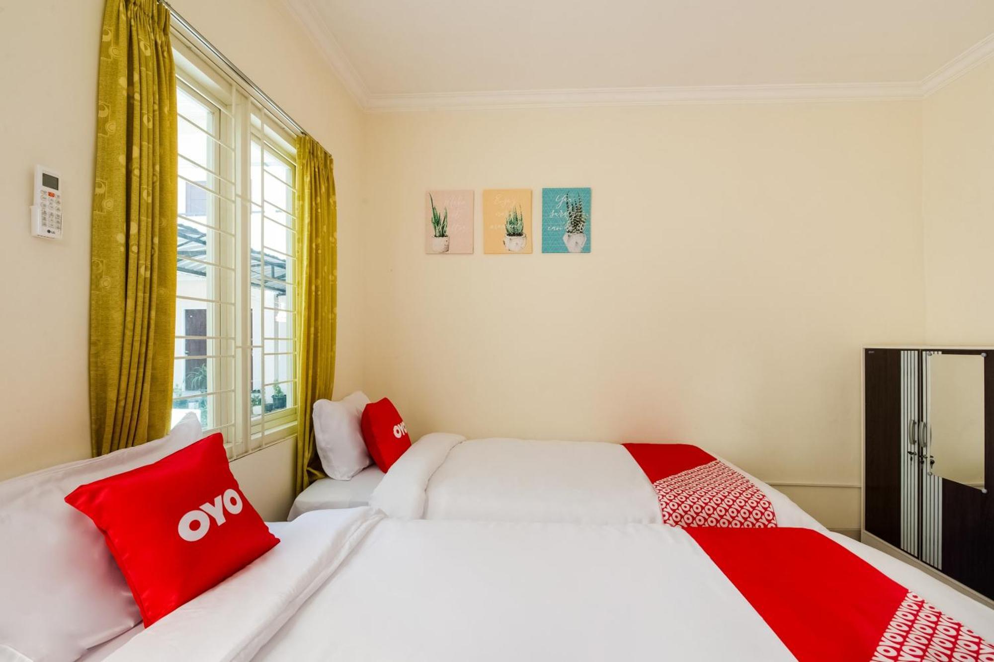 Oyo Life 3398 Griya Rm 19 Syariah Hotel Сурабая Екстериор снимка